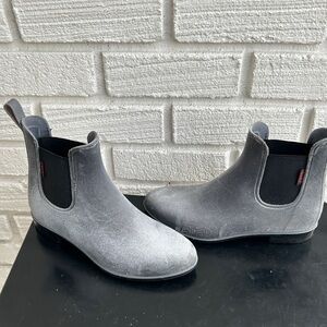 Chooka Waterproof Fashion Velvet Chelsea Booties Boots Womens Size 7
